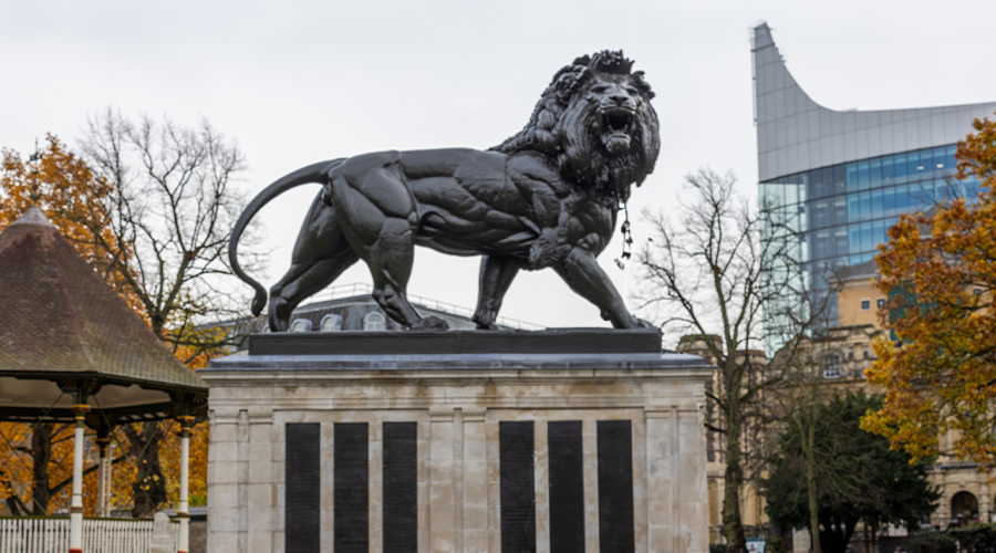 Lion statue located in Thames Valley